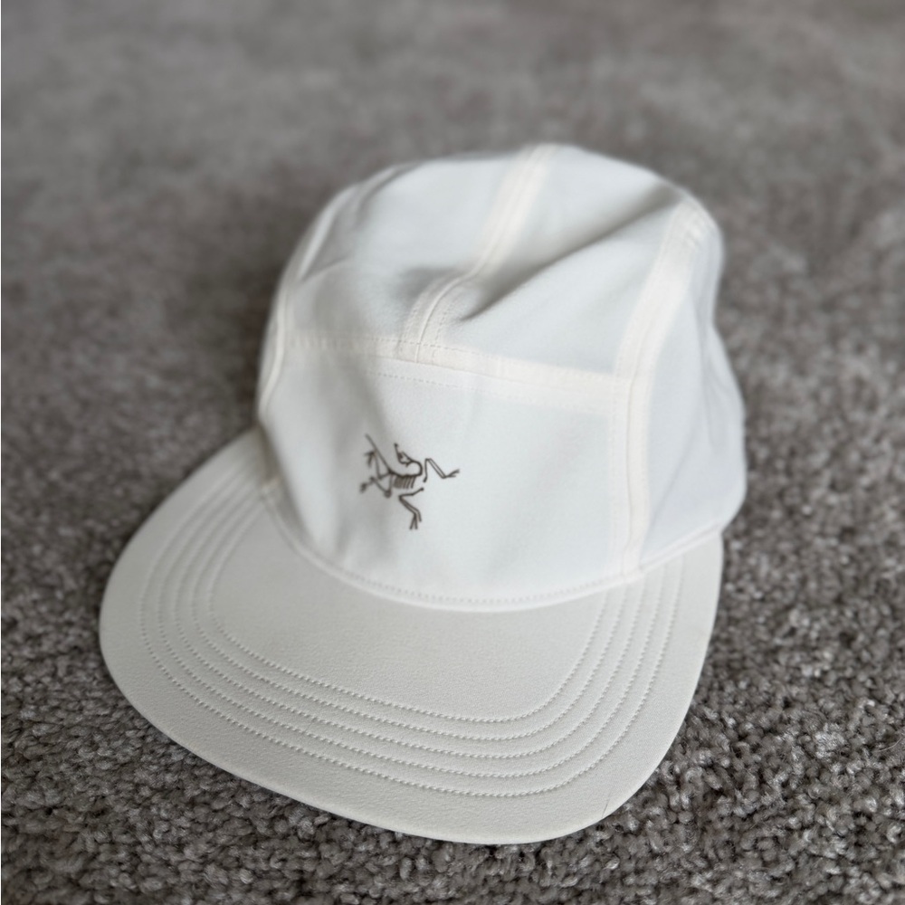 Arc'teryx White Gamma 5 Pannel Cap